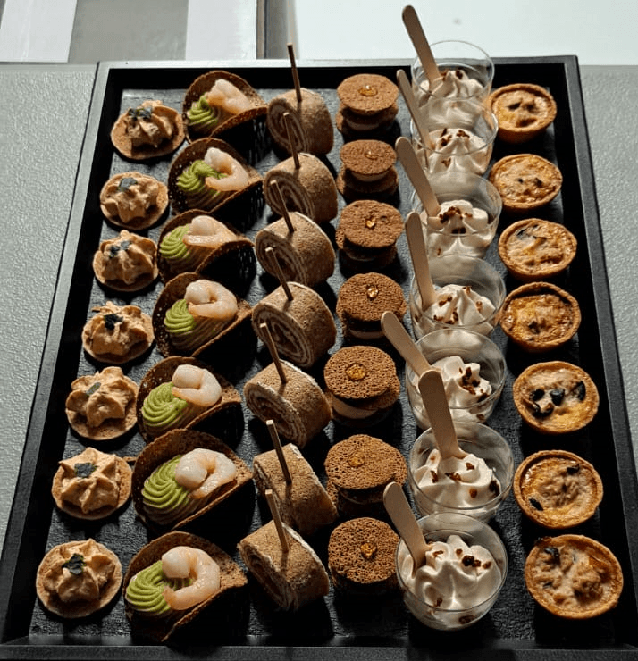 Service traiteur crêpier Ty Lichous, spécialisé dans les événements sur mesure à Paris et en Île-de-France avec plateaux ou animations